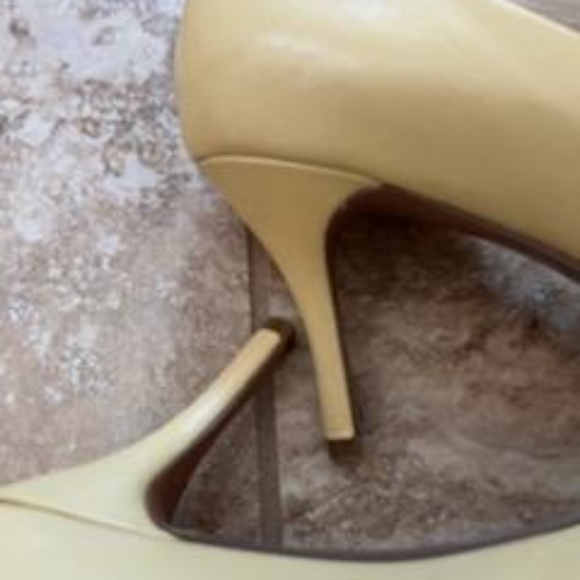 NIB!! Nine West NW NAEMA Yellow Open Toe Pumps - Picture 6 of 12